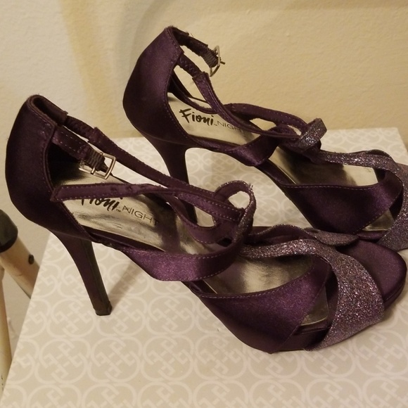 Purple high heels - Picture 2 of 4